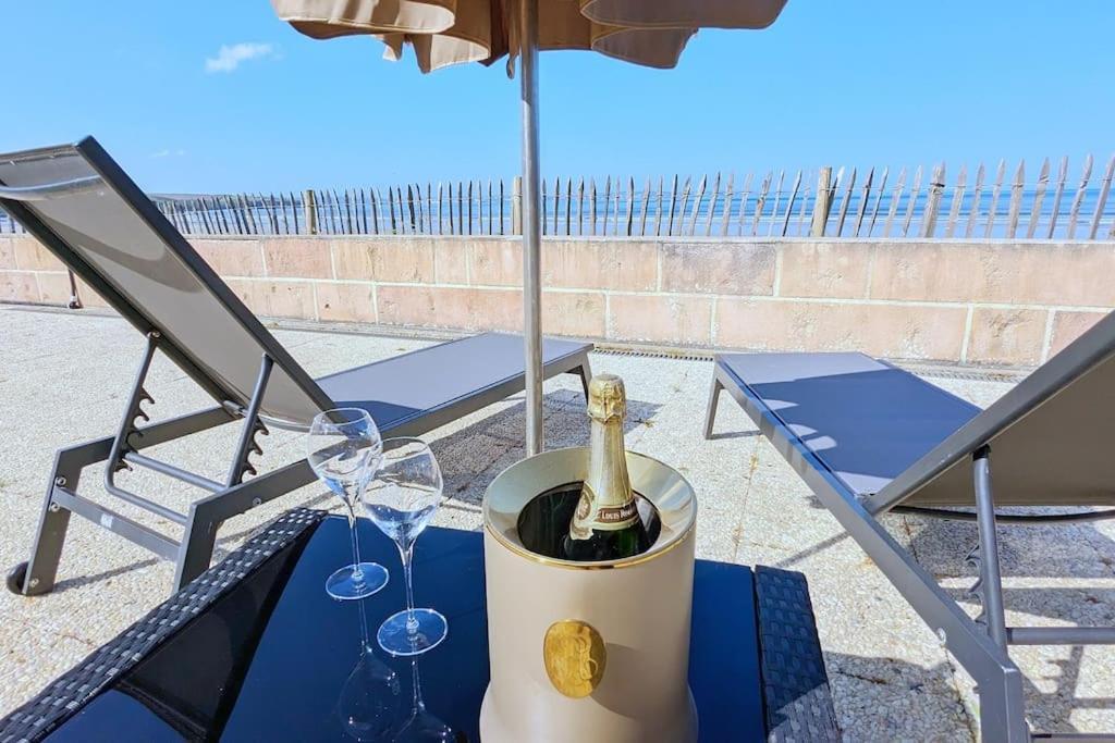 Appartement Pour 3 Personnes Sur La Plage Les Pieds Dans Leau Plonevez-Porzay Exterior photo